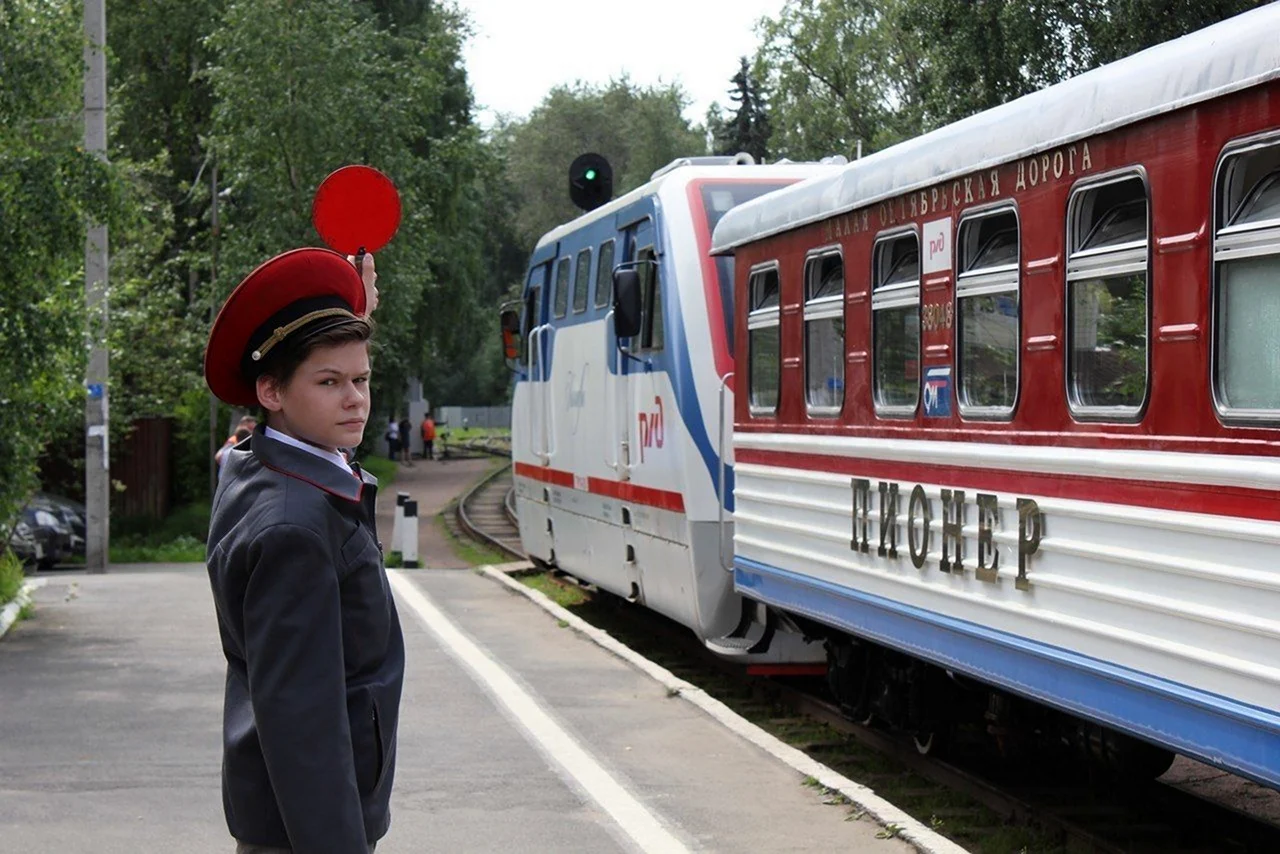 Малая Октябрьская железная дорога в Санкт-Петербурге. Малая Октябрьская ДЖД. Октябрьская детская железная дорога. Детская Октябрьская железная дорога в Санкт-Петербурге.