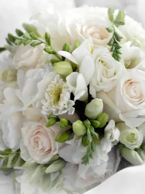 Свадебные цветы белые