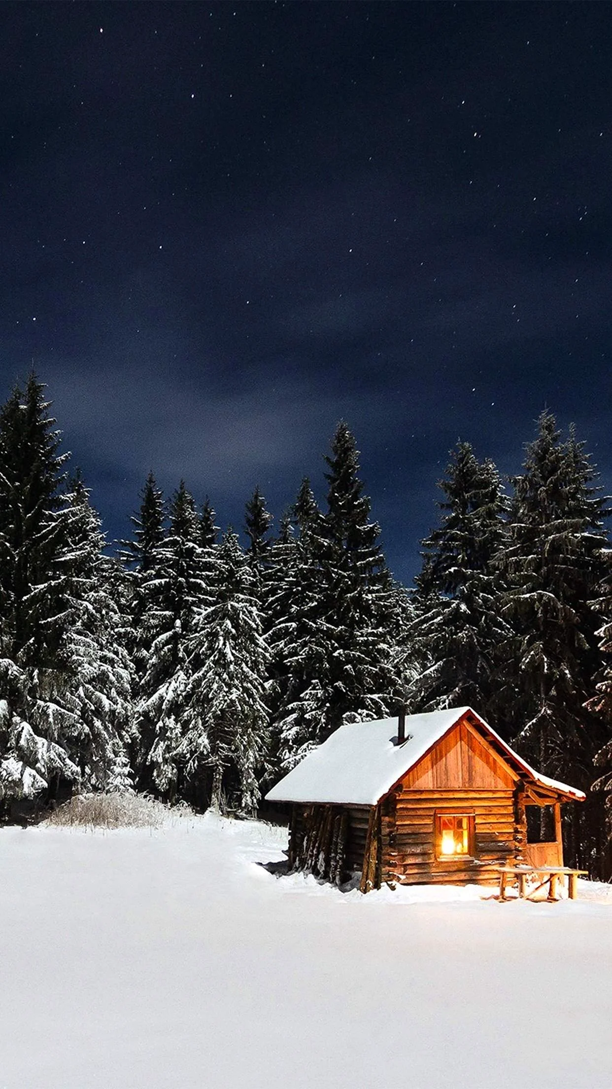 Зимний домик ночью