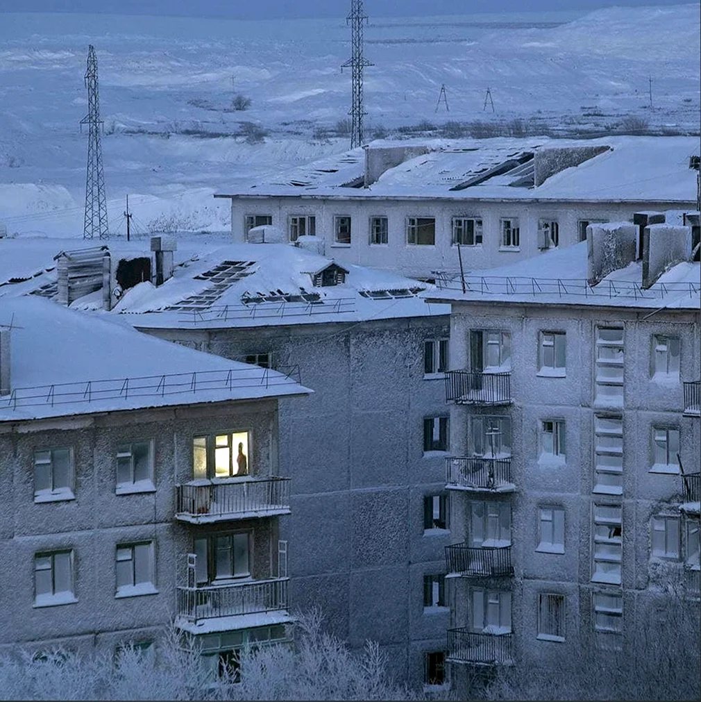 Воркута фотографии. Республика Коми Воркута. Микрорайон Советский Воркута. Посёлок Советский Воркута 2021. Воркута население 2000.