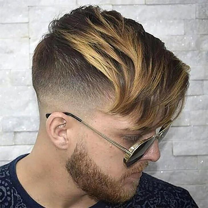 Стрижка мужская короткие виски и затылок. Андеркат 2021. Undercut (андеркат) затылок. Undercut Fringe. Стрижка Томбой андеркат.