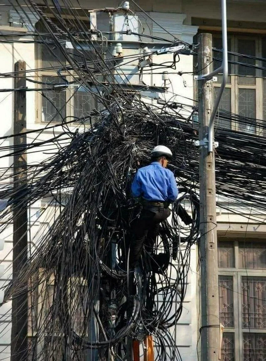 Электрик в Китае