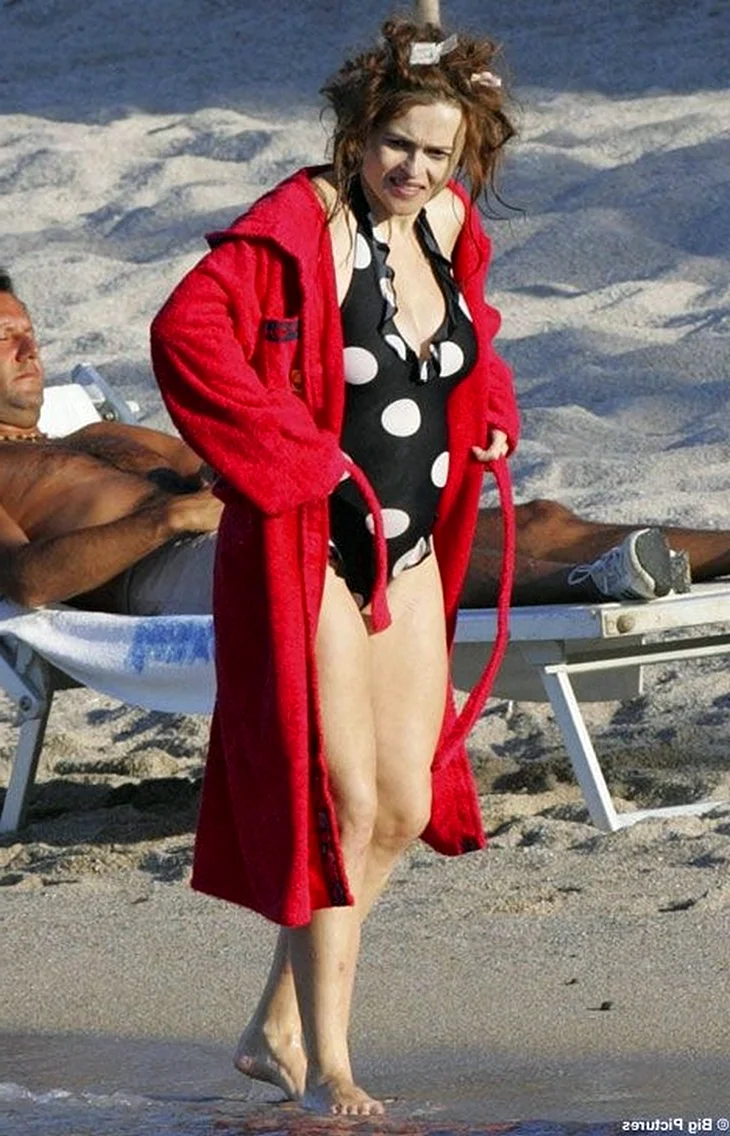 Хелена Бонем Картер на пляже