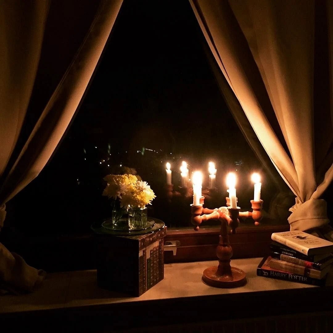 Комната со свечами