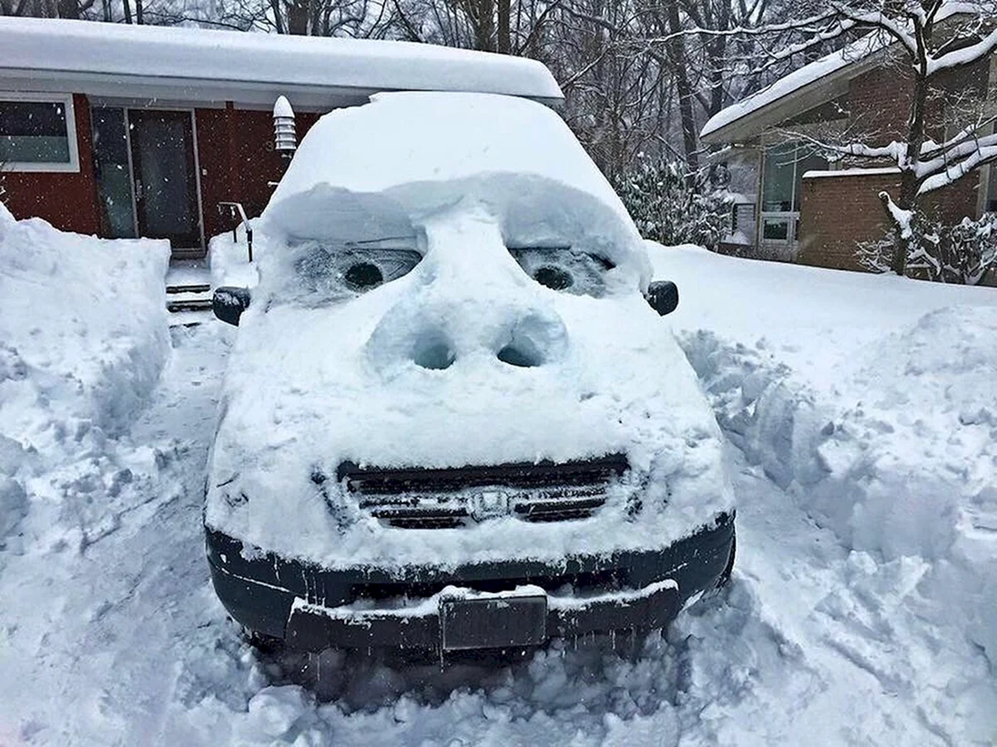 Машина под снегом
