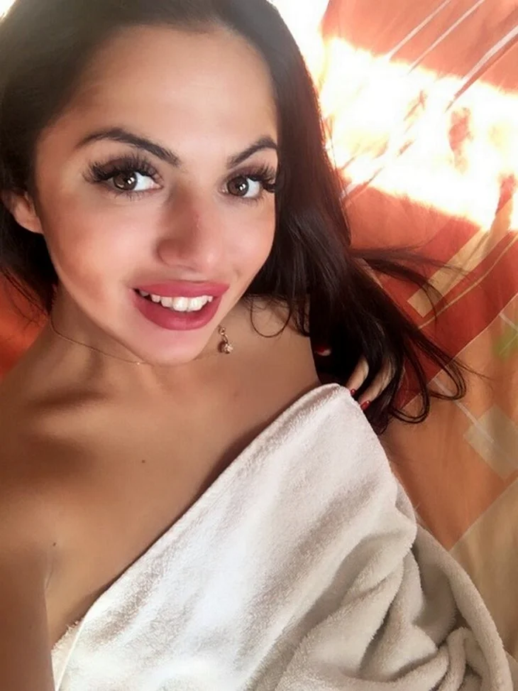 Bongacams википедия. Модель ANASTEISHALUX. ANASTEISHALUX приват. Milanameow. Bongacams модели.