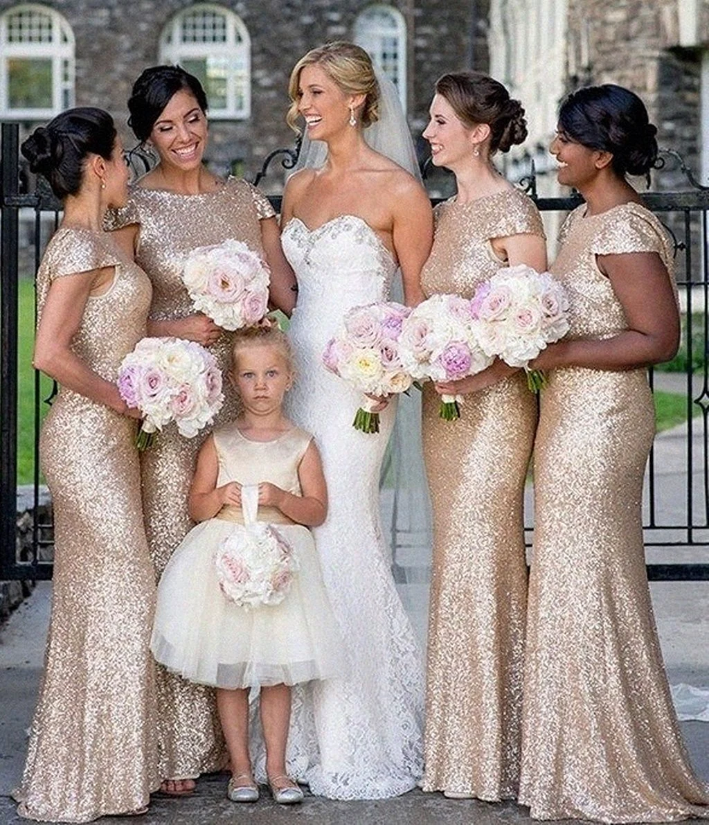 Невеста с детьми на свадьбе