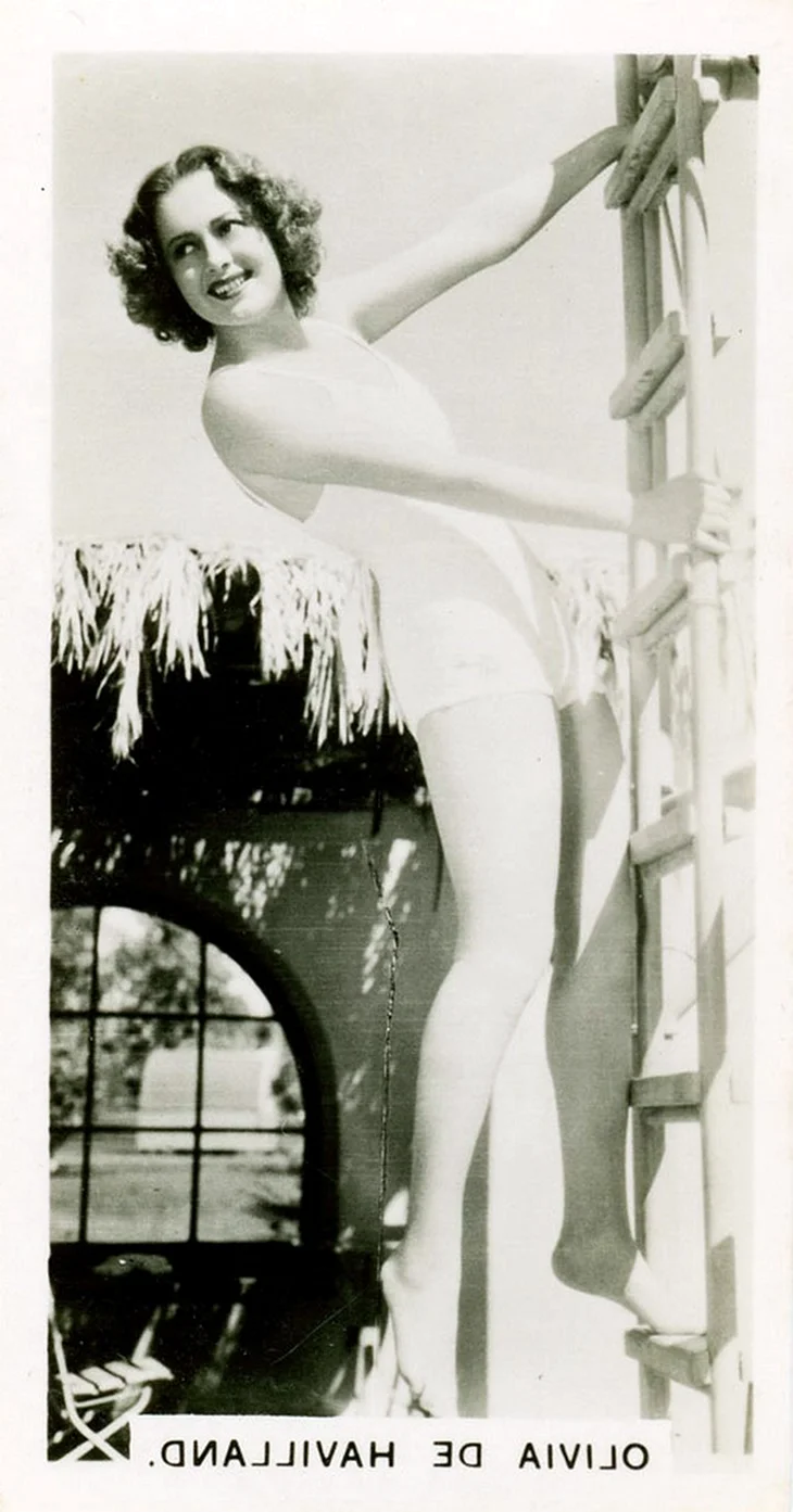 Оливия де Хэвилленд в купальнике