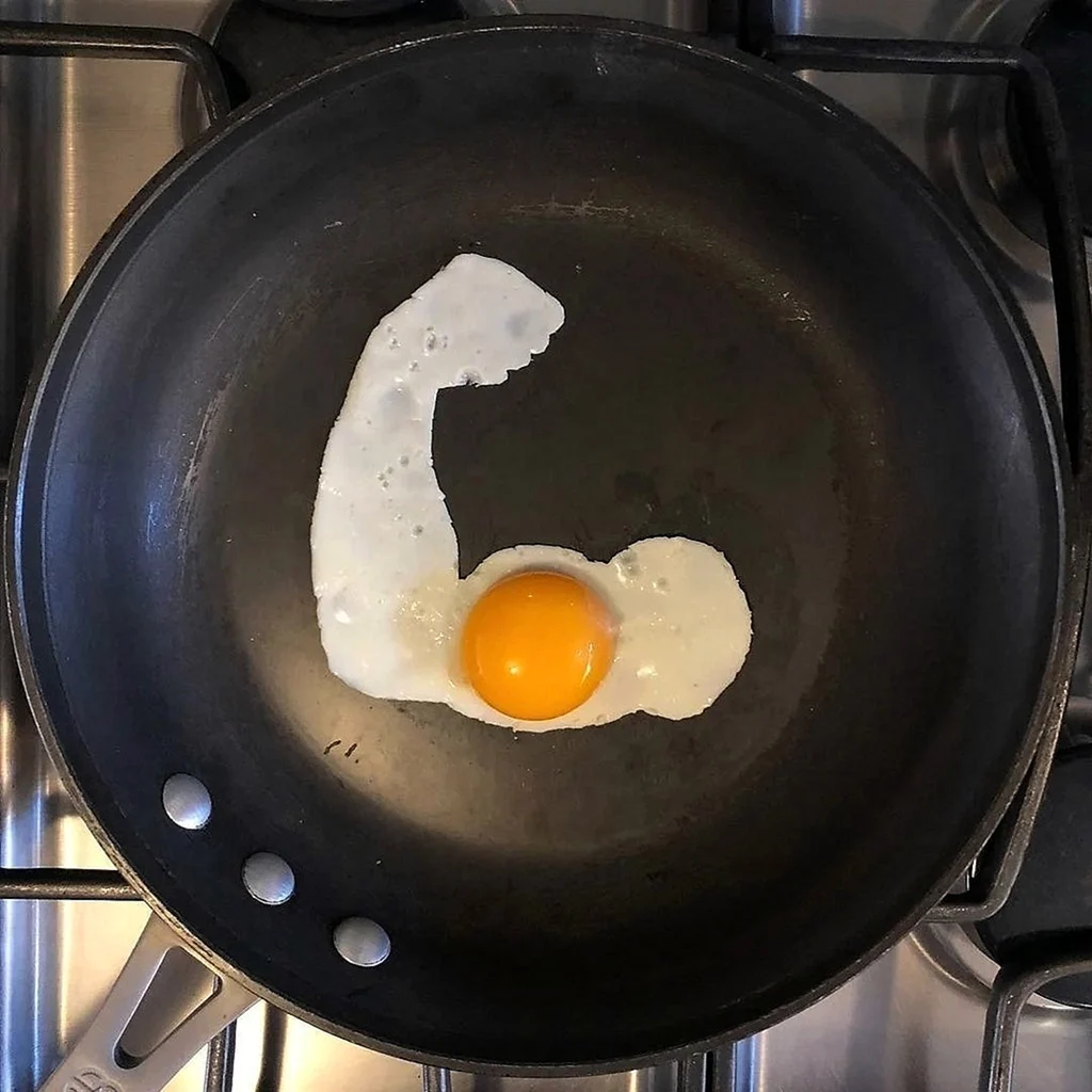 Сковорода с яичницей