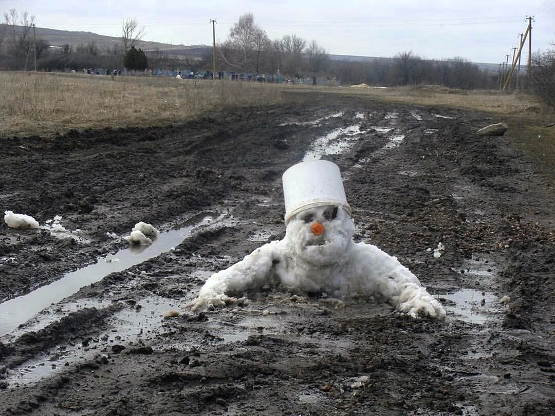 Снеговик из грязи