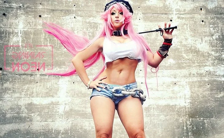Street Fighter 5 Poison Cosplay