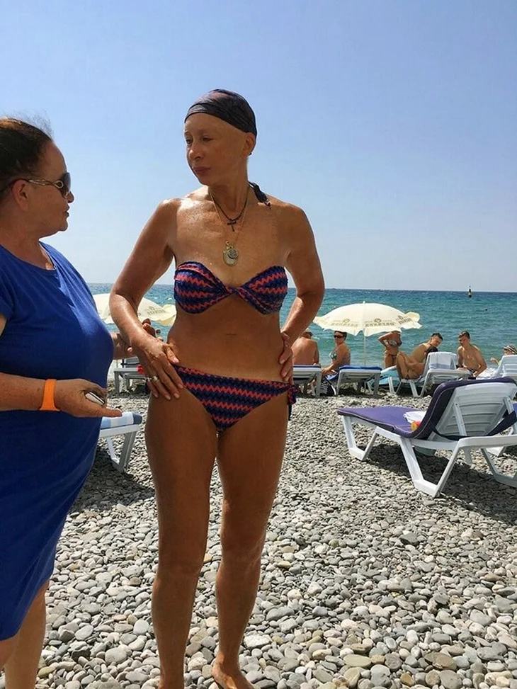 Татьяна Васильева на пляже
